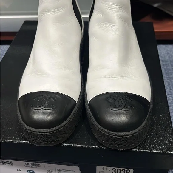Authentic Chanel booties, worn once , logos on it perfect condition ! - Picture 3 of 11